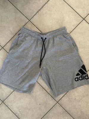 Adidas βερμούδα γκρι σαν καινούργιο, μέγεθος M