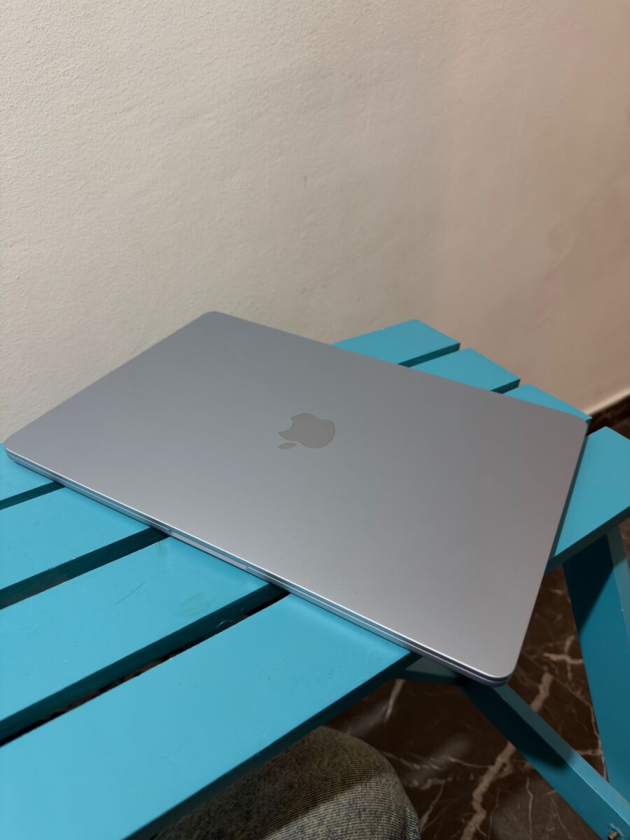 MacBook air m4 16GB と Magic mouse MacBook Air 15.3