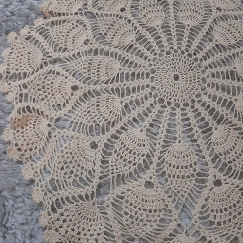 Set of 2 handmade doilies like new, ecru-beige