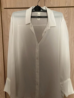 Shirt white, like new, M size