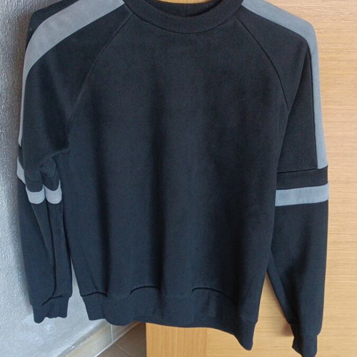 Reserved sweatshirt like new, black and gray, boys 13-14 years