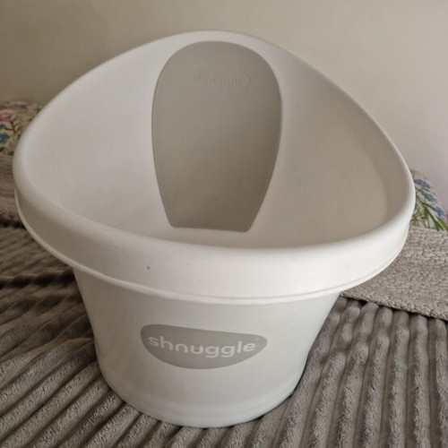 Shnuggle Baby Bath tub like new