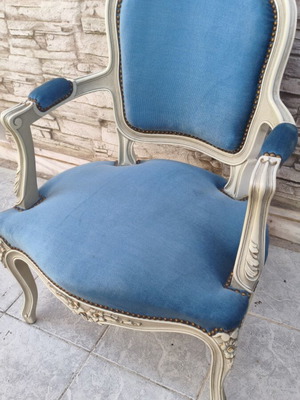 Armchair white patina with gold shades like new
