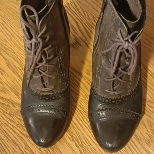 Jana leather ankle boots size 38 used, Victorian vintage style