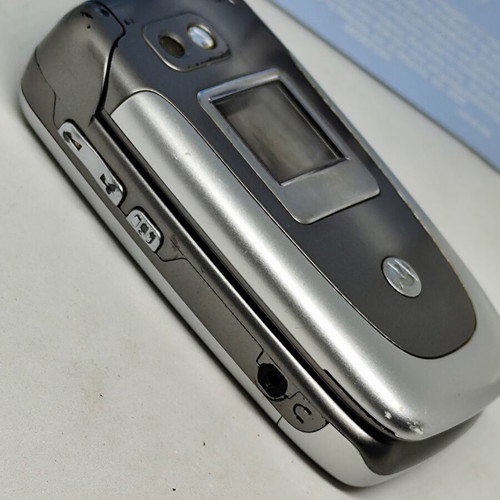 Motorola V360 Retro Flip Phone like new with Greek menu and accessories