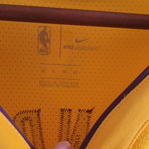 NBA Nike Lakers Jersey XL authentic, new with sewn logos