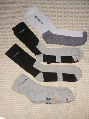 GSA men's socks Large like new, pack of 4, black and gray