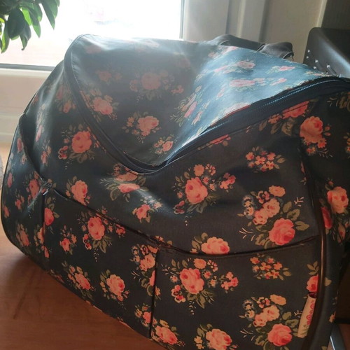 Minene Baby Transport Bag new, practical and stylish
