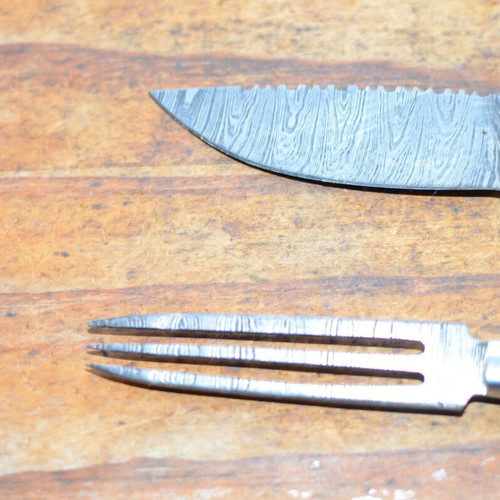 Damascus Hand Forged Knife and Fork BBQ Hunting Set New
