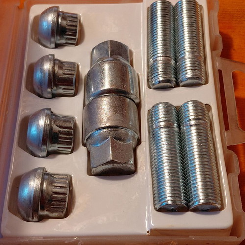 Powerlock wheel locks set used with key