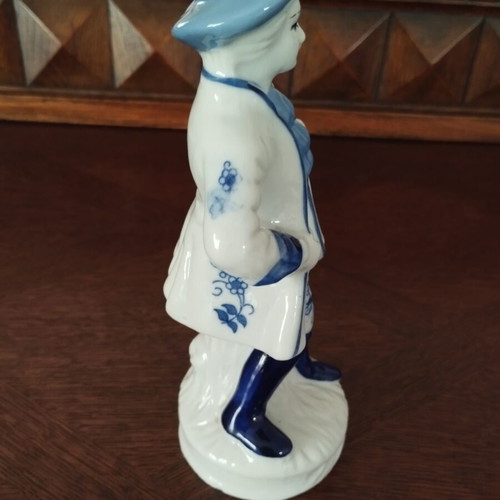 Vintage porcelain figurine musician troubadour 20cm like new
