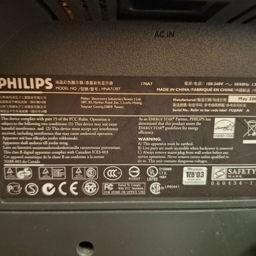 Philips LCD 170A7FS/00 17" monitor like new with speakers and adjustable stand