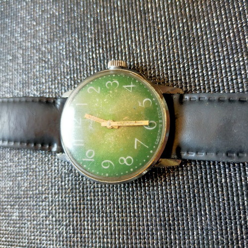 Mechanical wristwatch used, works