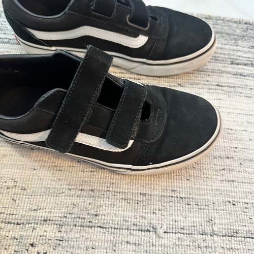 Vans Old Skool V sneakers size 35 like new, black with white stripe