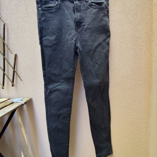 Stradivarius Super High Waist Elastic Jeans like new, black and gray, size L