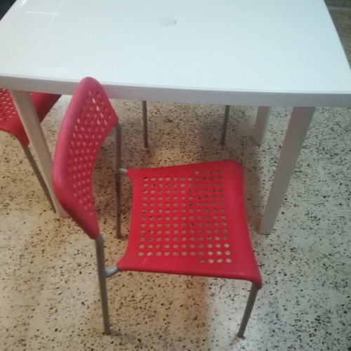 Plastic veranda table used, 100x66x73 cm