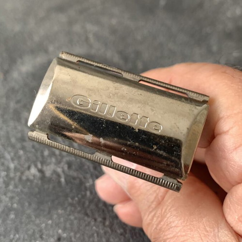 Gillette razor like new, English