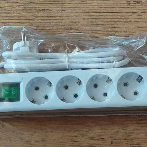 Electric power strip with 4 sockets, 2 USB-A and Type-C ports, 2500W