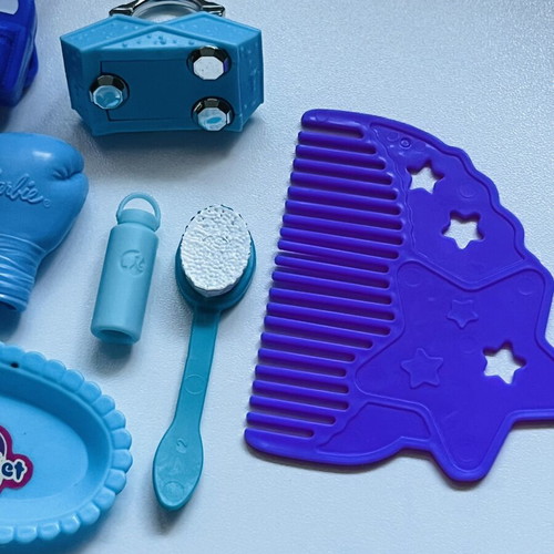 Doll accessories pack like new, small colorful pieces