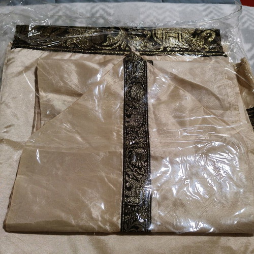 Runners and pillows like new, set of 6 pieces