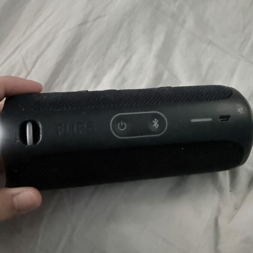 JBL Flip 5 speaker used, 20 watts, not working, no refunds