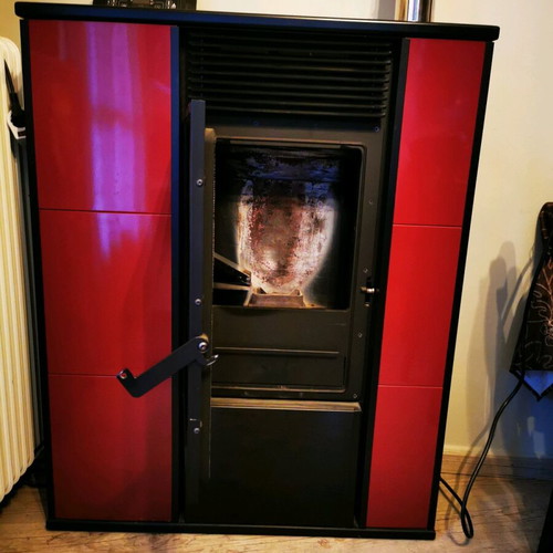Karmek One Alice 10kW stove like new for 100 sqm