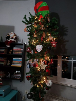Upside-down Christmas tree slim used, height about 1.60 m