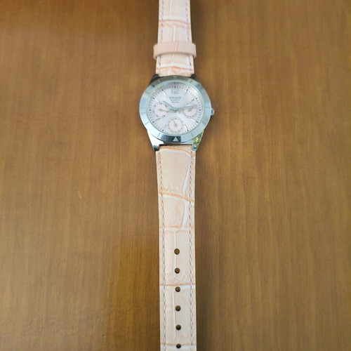 Casio wristwatch new pink with leather strap