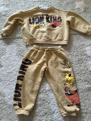 Zara x Disney Lion King tracksuit set used, 6 years old