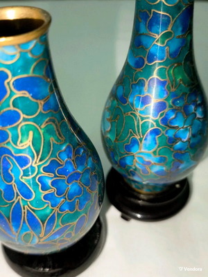 Pair of Vintage Chinese Cloisonné Vases like new, handmade enamel & bronze