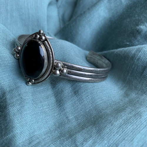 Silver handmade bracelet with black onyx, new