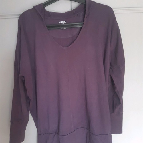 Esmara purple thin sweatshirt blouse like new, size S
