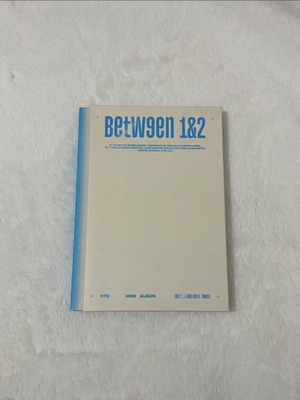 Twice Between 1&2 (Pathfinder ver) CD like new with photobook and 2D heart