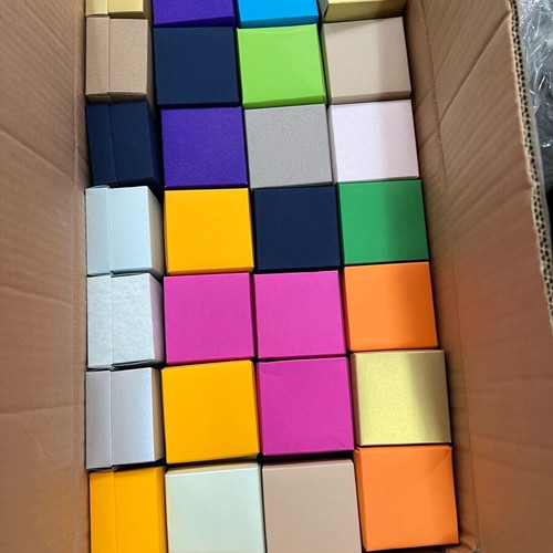 Boxes various colors new, pack of 100, 7x7cm