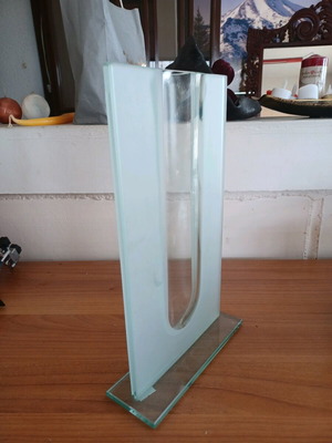 Modern vase like new