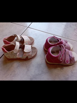 Children's shoes sizes 21 and 22, pack