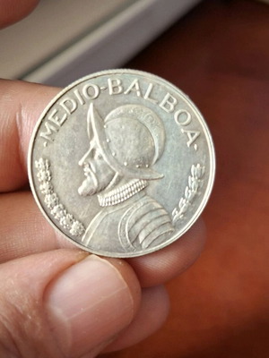 Half silver Balboa Panama coin like new
