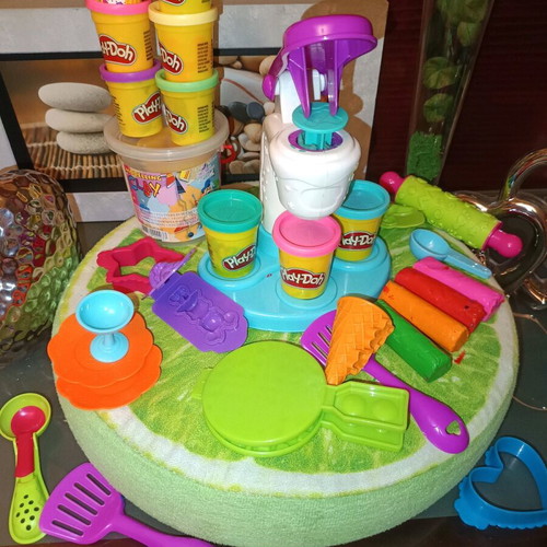 Play-Doh modeling clay with accessories new
