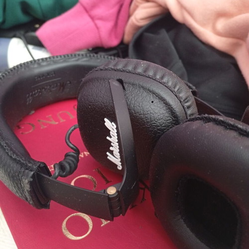 Marshall Mid Bluetooth wireless headphones like new