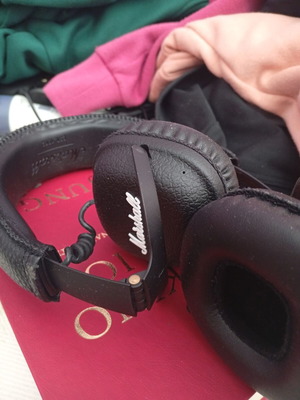 Marshall Mid Bluetooth wireless headphones like new