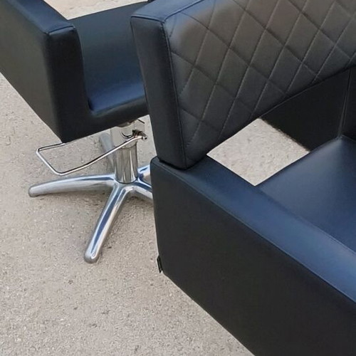 Vezzosi hair salon equipment from Italy like new, 3 chairs, 1 shampoo bowl