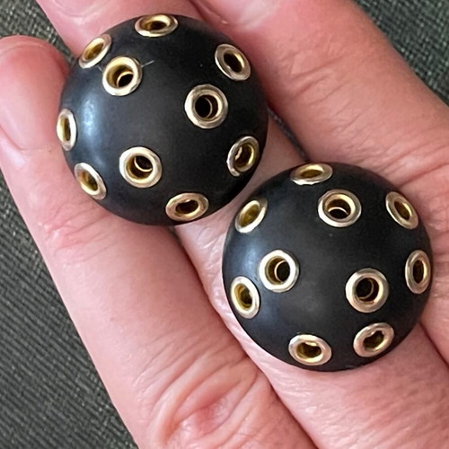 Branded Italian vintage clip earrings like new