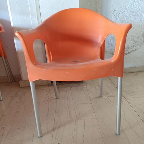 Plastic garden chairs set of 4 like new