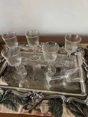 Liqueur Glasses set of 6 like new, glass