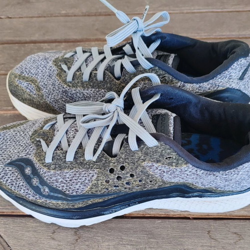 Men's Saucony Kinvara size 40 used gray athletic shoes