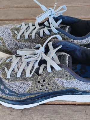 Men's Saucony Kinvara size 40 used gray athletic shoes