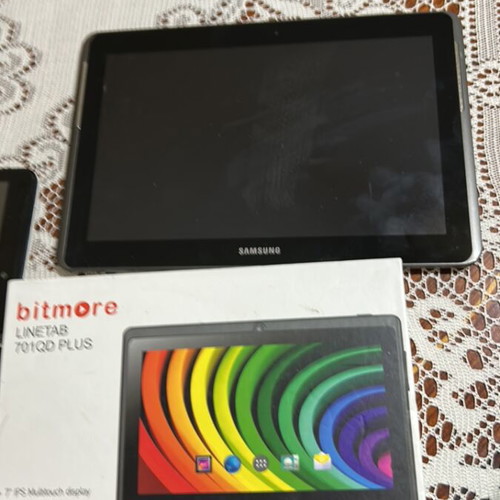 Tablet pack of four used for spare parts