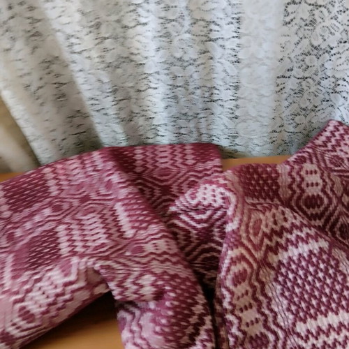 Woven traditional pillows like new, 50x50 cm, burgundy, set of 2