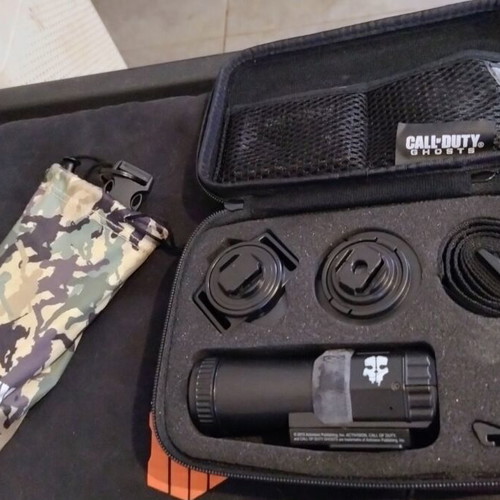 Call of Duty set for Xbox 360 used with 4 steelbooks and accessories