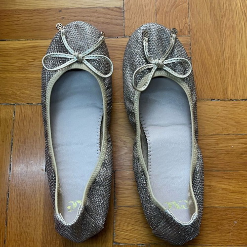 Exe gold ballerinas like new with bows size 37